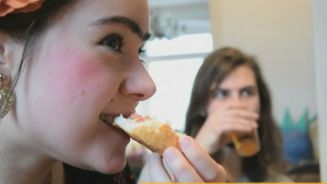 Mit Mett und Kölsch: So starten Jecke in den Karneval